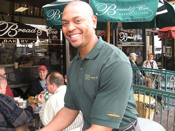 server at the cafe